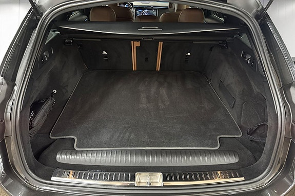 Mercedes-Benz E300 de 19 of 19