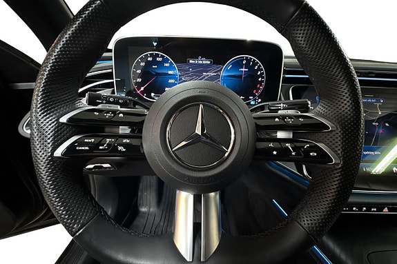 Mercedes-Benz E300 de 8 of 19