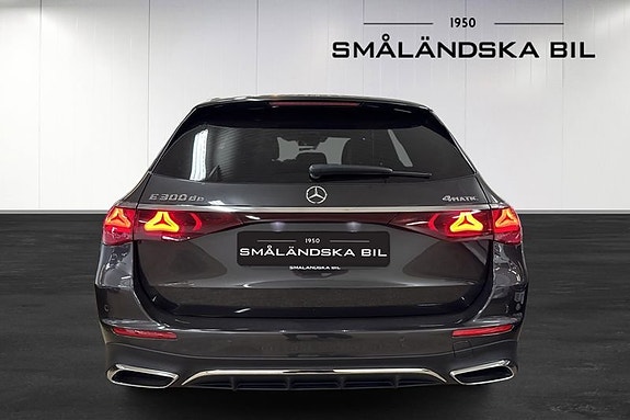 Mercedes-Benz E300 de 5 of 19