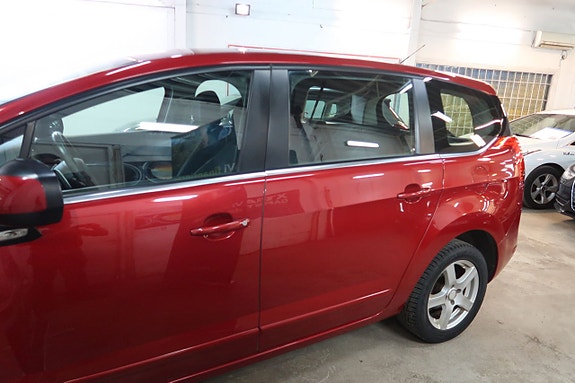 Peugeot 5008 3 of 5