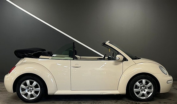 Volkswagen New Beetle 4 of 15