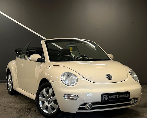 Volkswagen New Beetle 3 of 15