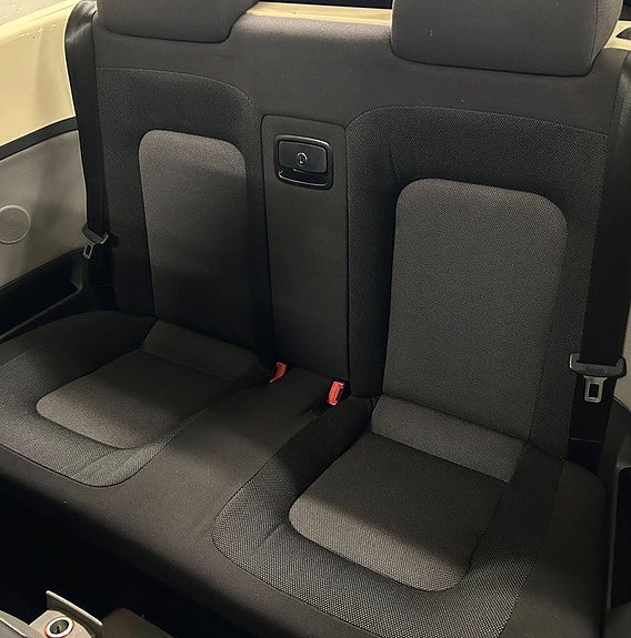 Volkswagen New Beetle 15 of 15
