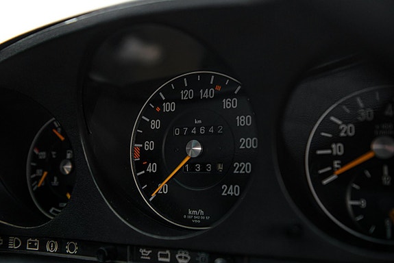 Mercedes-Benz SL300 20 of 30
