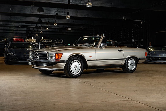 Mercedes-Benz SL300 2 of 30
