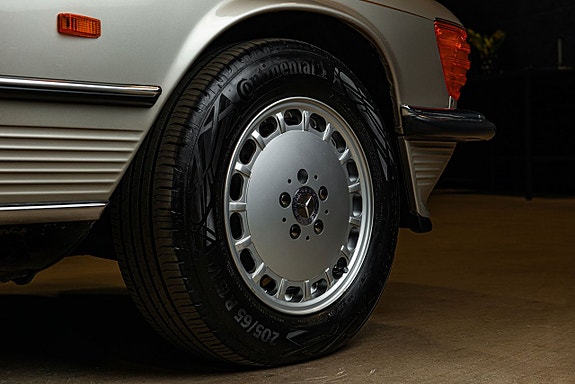 Mercedes-Benz SL300 27 of 30