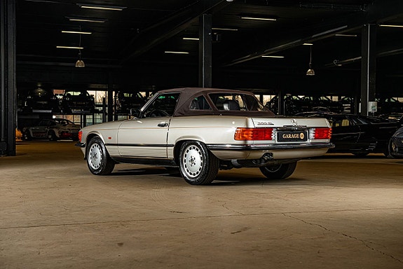 Mercedes-Benz SL300 5 of 30