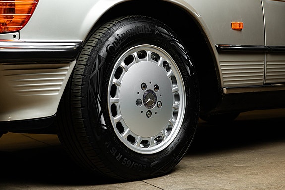 Mercedes-Benz SL300 30 of 30