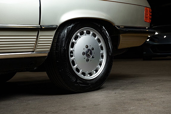 Mercedes-Benz SL300 29 of 30