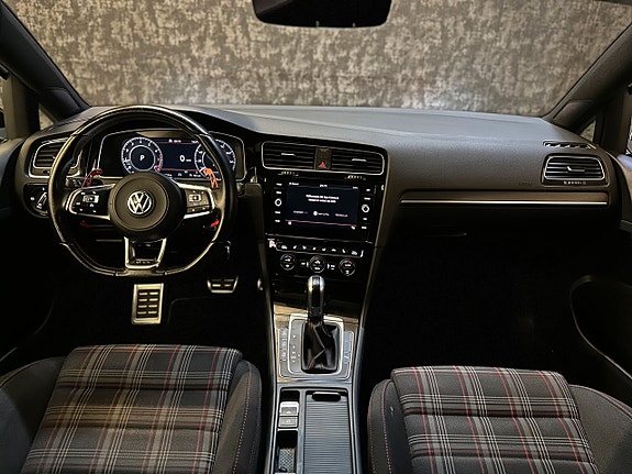 Volkswagen Golf-Serie 14 of 27