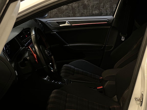 Volkswagen Golf-Serie 12 of 27