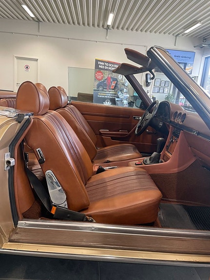 Mercedes-Benz SL350 13 of 14