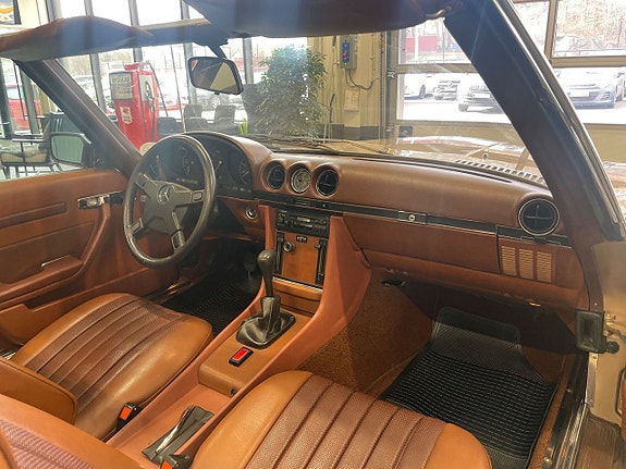 Mercedes-Benz SL350 14 of 14