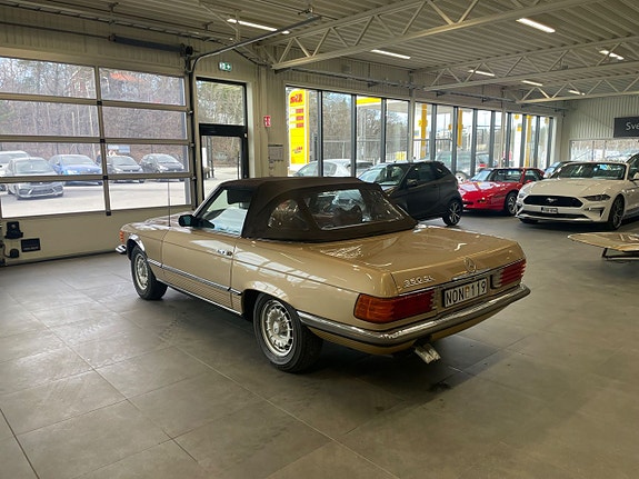 Mercedes-Benz SL350 8 of 14