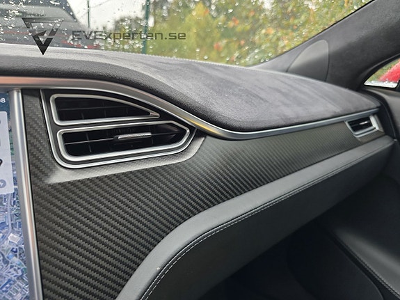 Tesla Model S 14 of 21