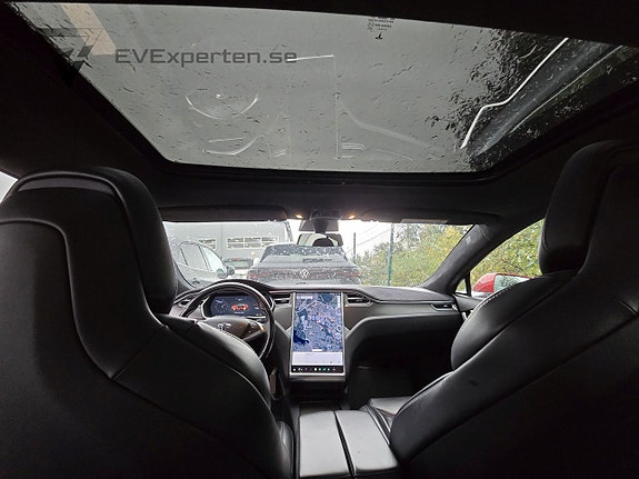 Tesla Model S 15 of 21