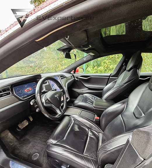 Tesla Model S 11 of 21