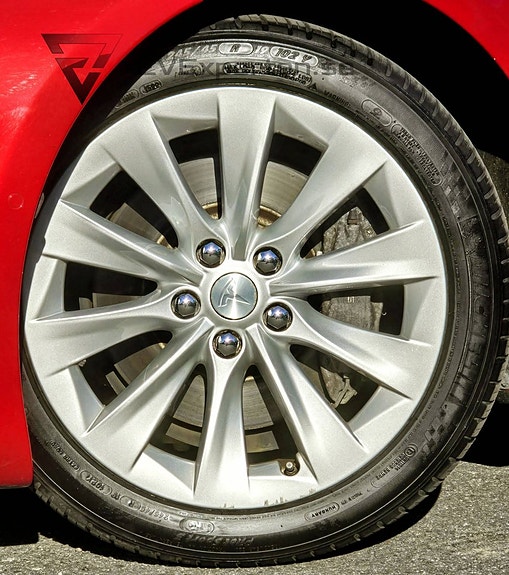 Tesla Model S 10 of 21