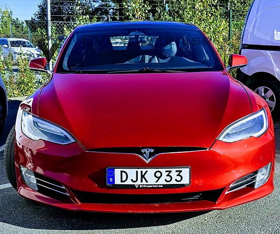Tesla Model S 5 of 5