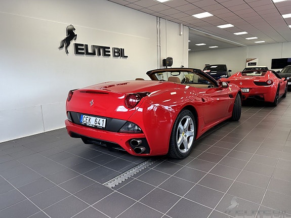 Ferrari California 2 of 5