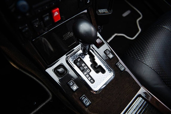 Mercedes-Benz 500 SL 15 of 30