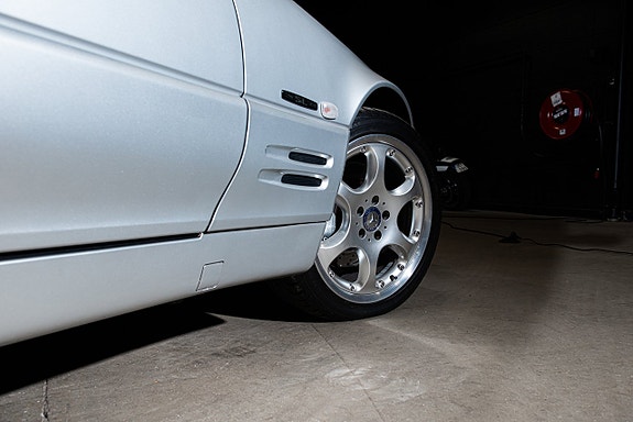 Mercedes-Benz 500 SL 29 of 30