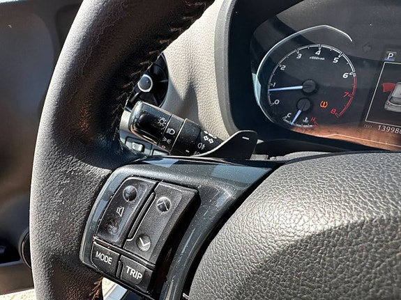 Toyota Yaris 13 of 13