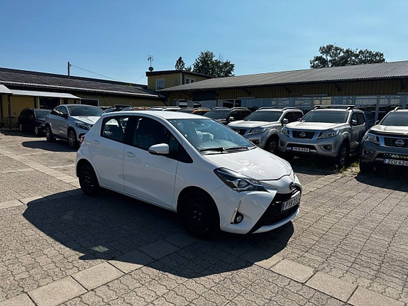 Toyota Yaris 4 of 5
