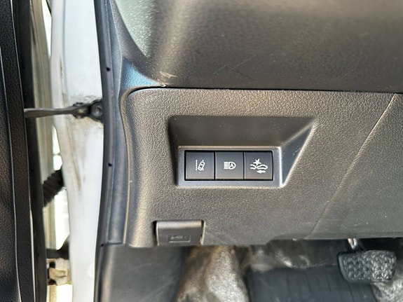 Toyota Yaris 11 of 13
