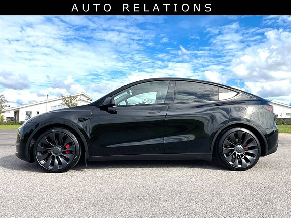 Tesla Model Y 9 of 9