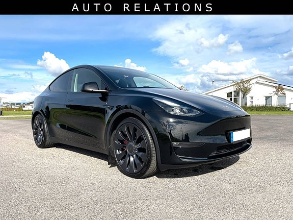 Tesla Model Y 4 of 9