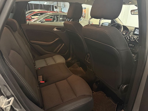 Mercedes-Benz B180 19 of 25