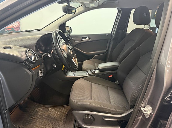 Mercedes-Benz B180 8 of 25