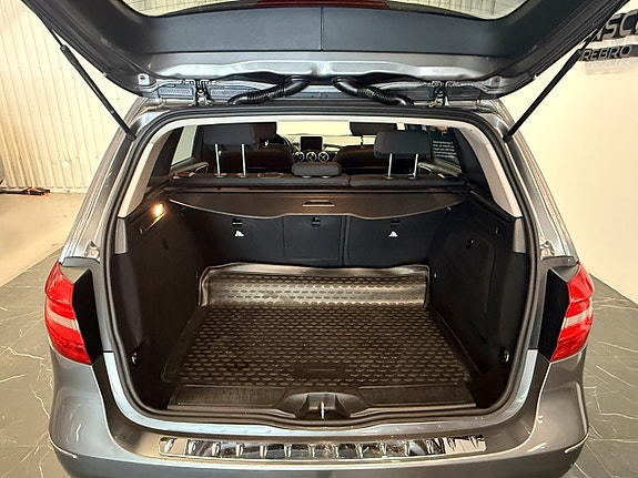 Mercedes-Benz B180 23 of 25