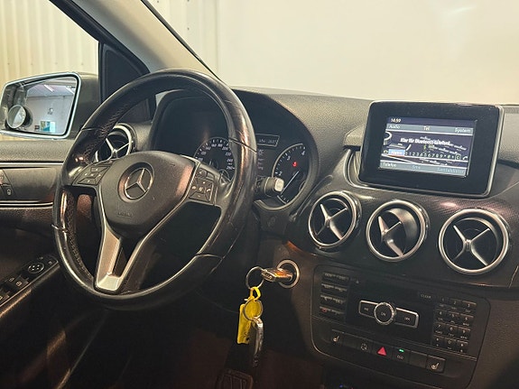 Mercedes-Benz B180 20 of 25