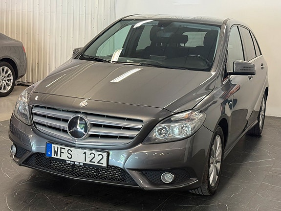 Mercedes-Benz B180 3 of 5