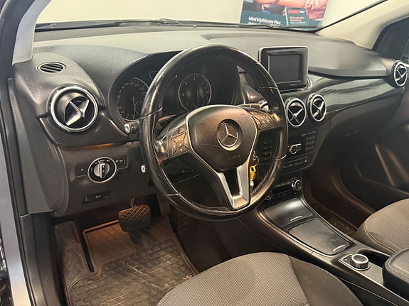 Mercedes-Benz B180 10 of 25