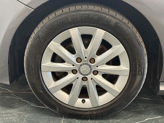 Mercedes-Benz B180 24 of 25