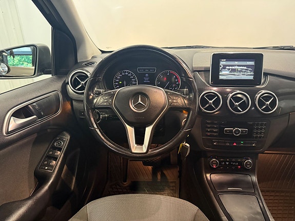 Mercedes-Benz B180 12 of 25