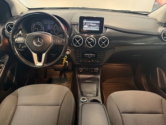 Mercedes-Benz B180 17 of 25
