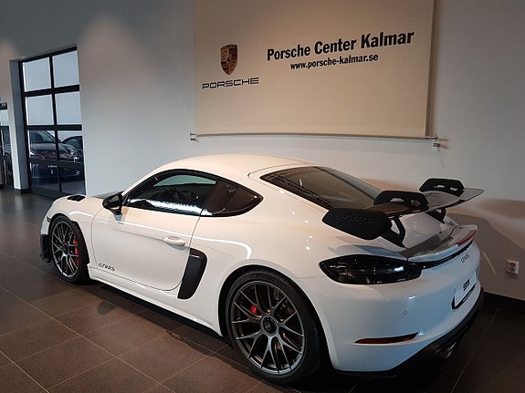 Porsche 718 Cayman GT4 RS 4 of 5