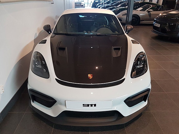 Porsche 718 Cayman GT4 RS 3 of 5