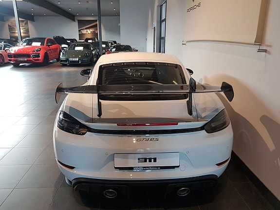 Porsche 718 Cayman GT4 RS 5 of 5