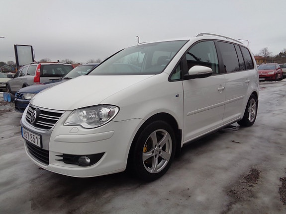 Volkswagen Touran 3 of 5