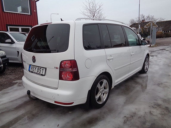 Volkswagen Touran 6 of 22