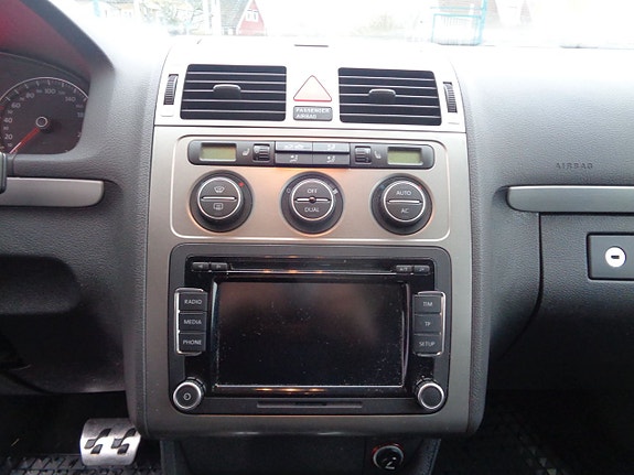 Volkswagen Touran 13 of 22