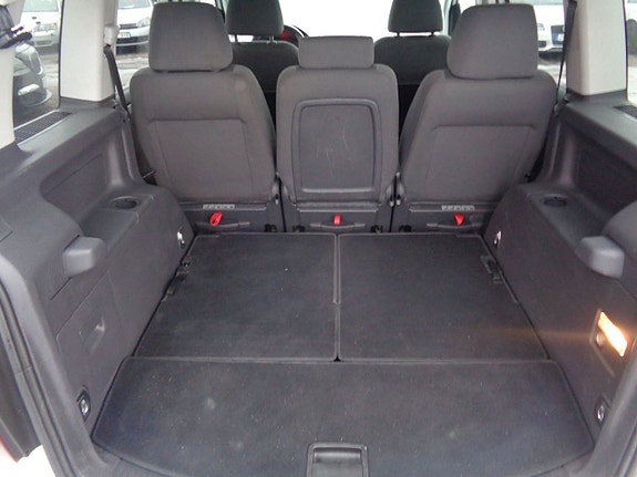 Volkswagen Touran 22 of 22