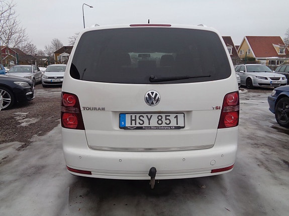 Volkswagen Touran 5 of 5