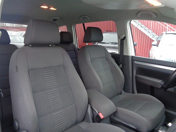 Volkswagen Touran 16 of 22