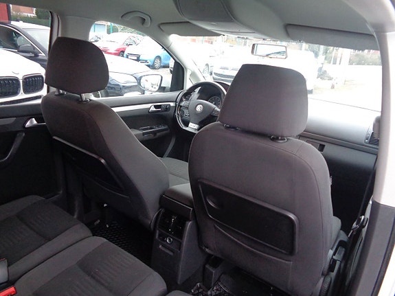 Volkswagen Touran 18 of 22